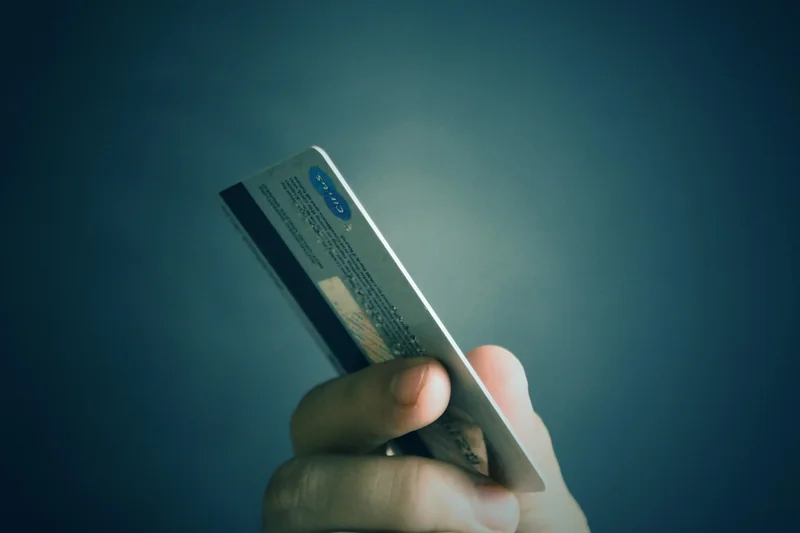 Carte bleue banque postale nomade : comment l'obtenir en 2026 ?