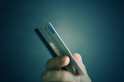 Carte bleue banque postale nomade : comment l'obtenir en 2026 ?