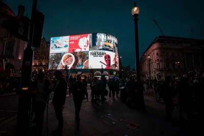 Découvrez la signalétique lumineuse à Nantes : tendances et innovations 2026